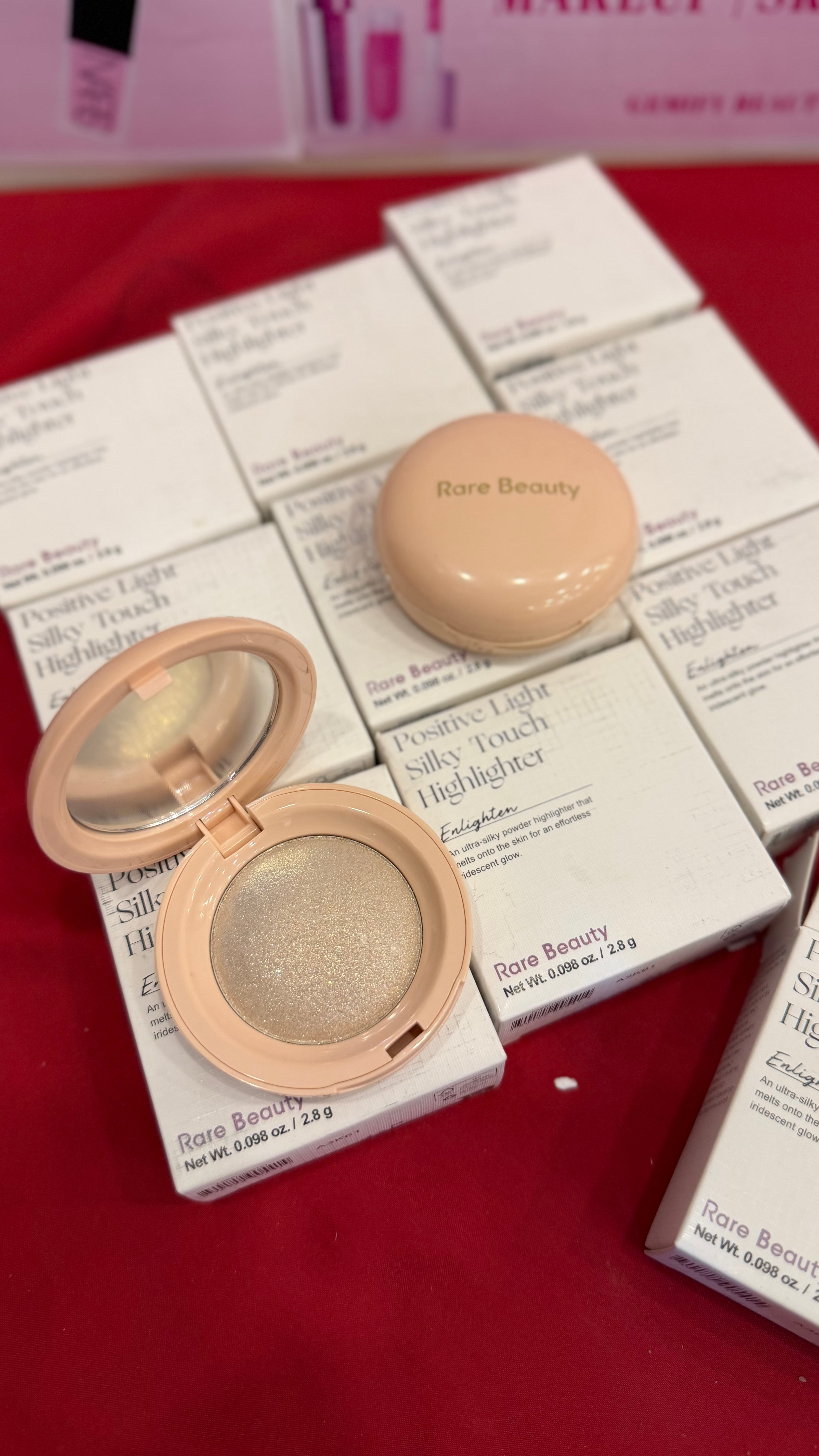 Rare beauty silky touch Highlighter (Enlighten)