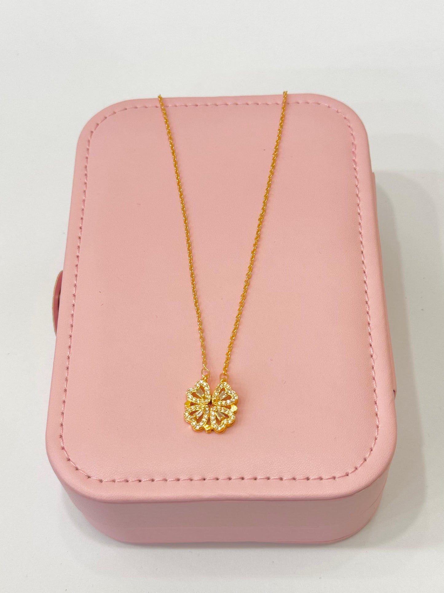 MINI HEART MAGNETIC NECKLACE
