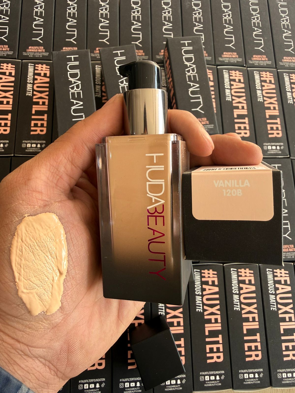 Huda Beauty Fauxfilter Foundation original plastic body