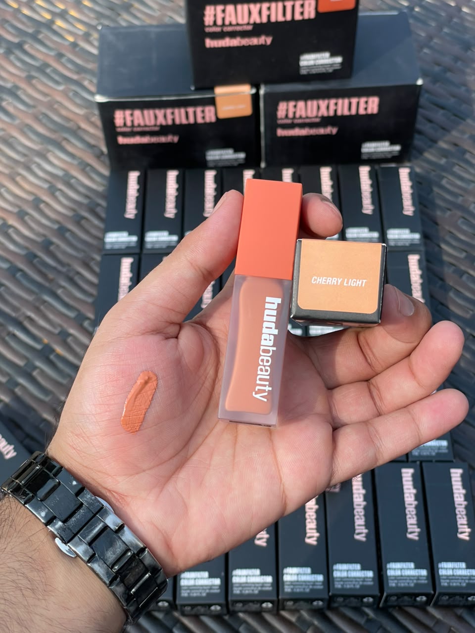 Huda Beauty FAUXFILTER Under Eye Color Corrector
