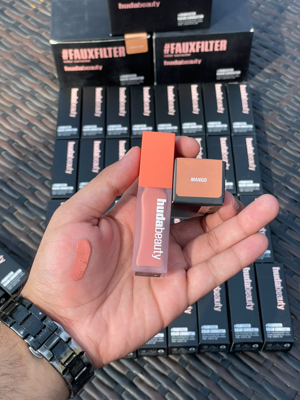 Huda Beauty FAUXFILTER Under Eye Color Corrector
