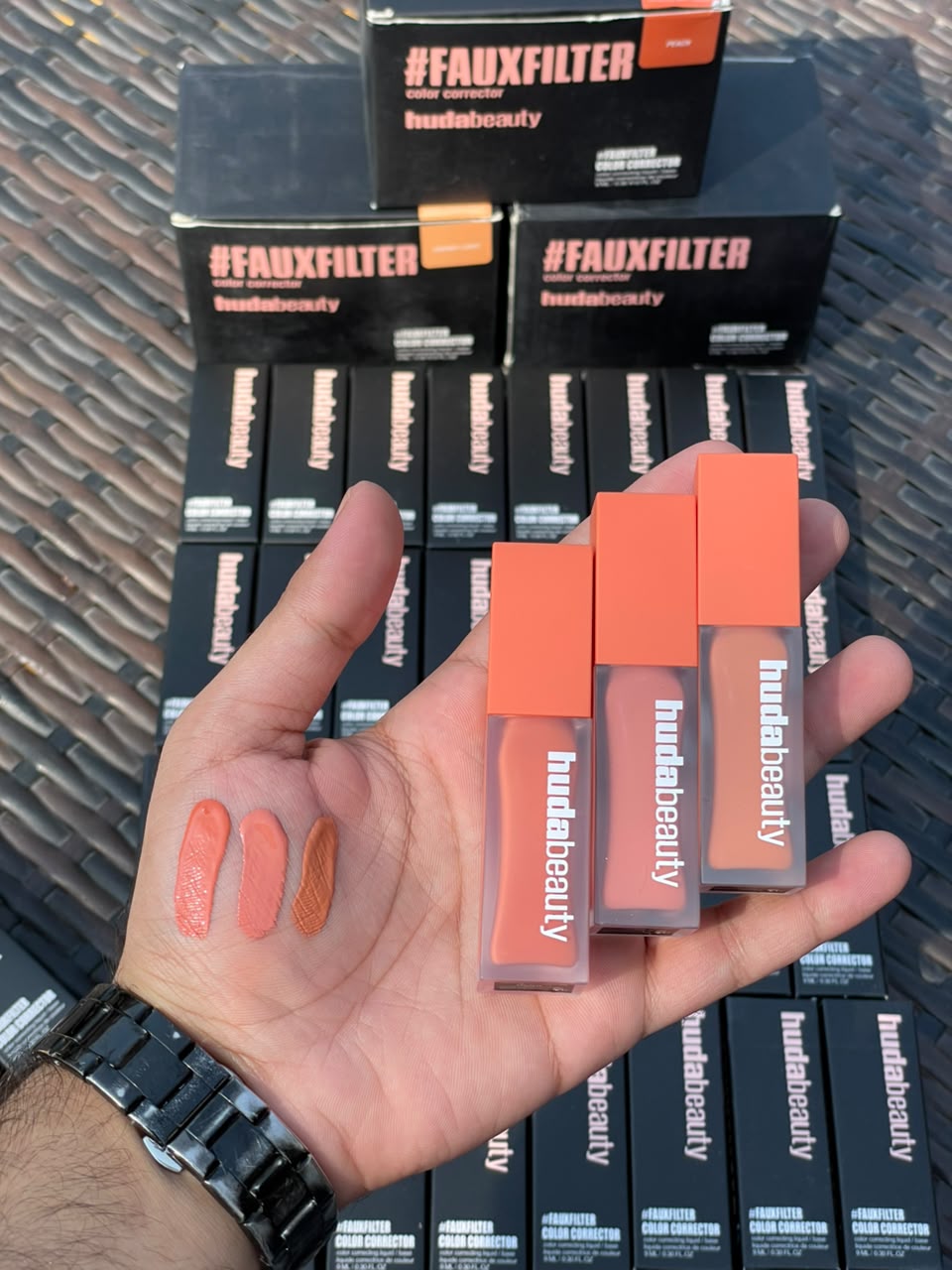 Huda Beauty FAUXFILTER Under Eye Color Corrector