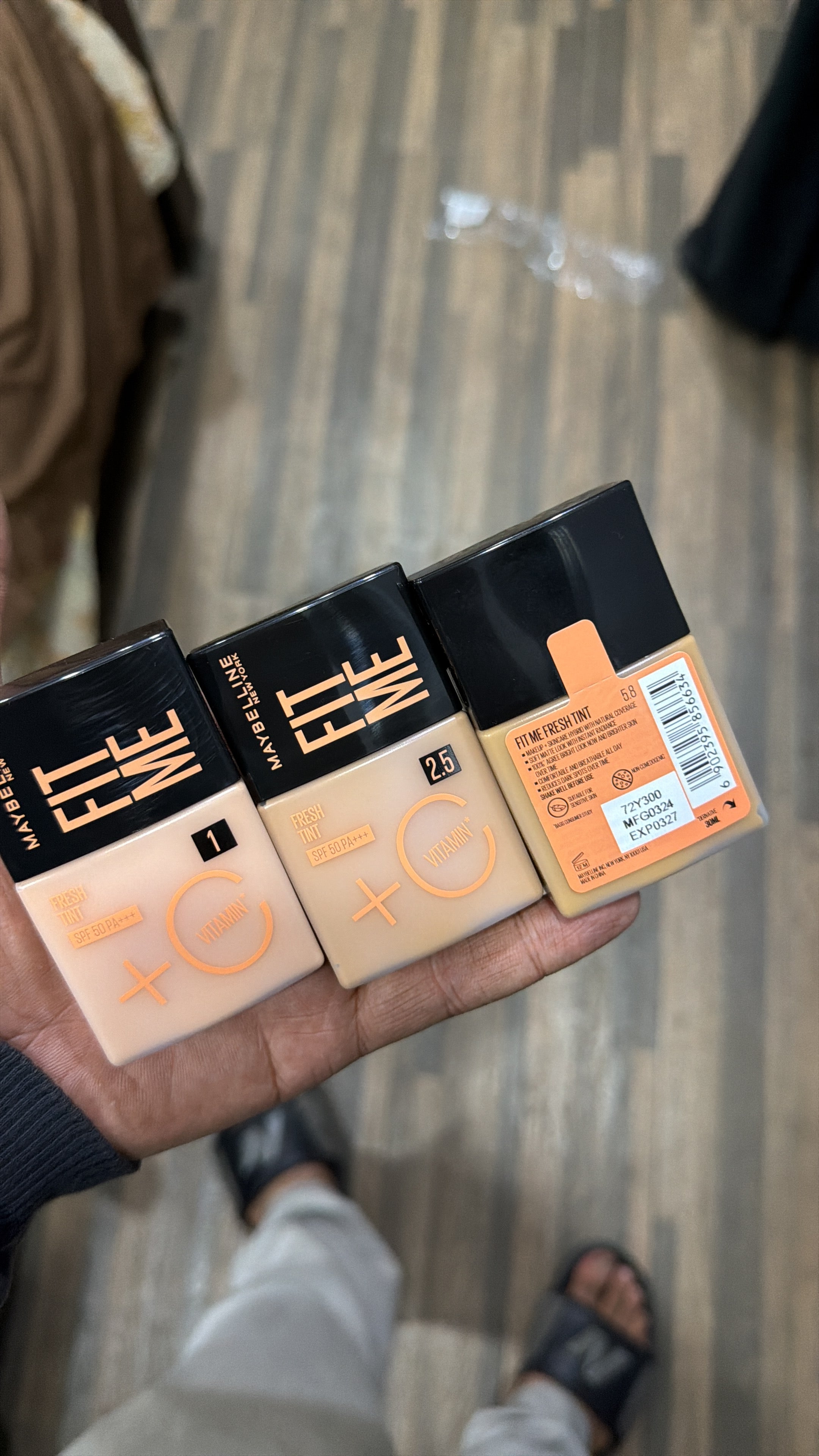 Maybelline - Fit Me Fresh Tint Spf 50 + Vitamin C Foundation (orignal)