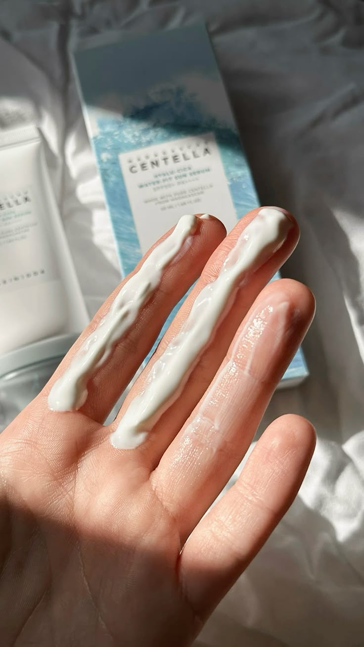 SKIN 1004 Centella Hyalu-Cica Water-Fit Sun Serum SPF50+ PA++++