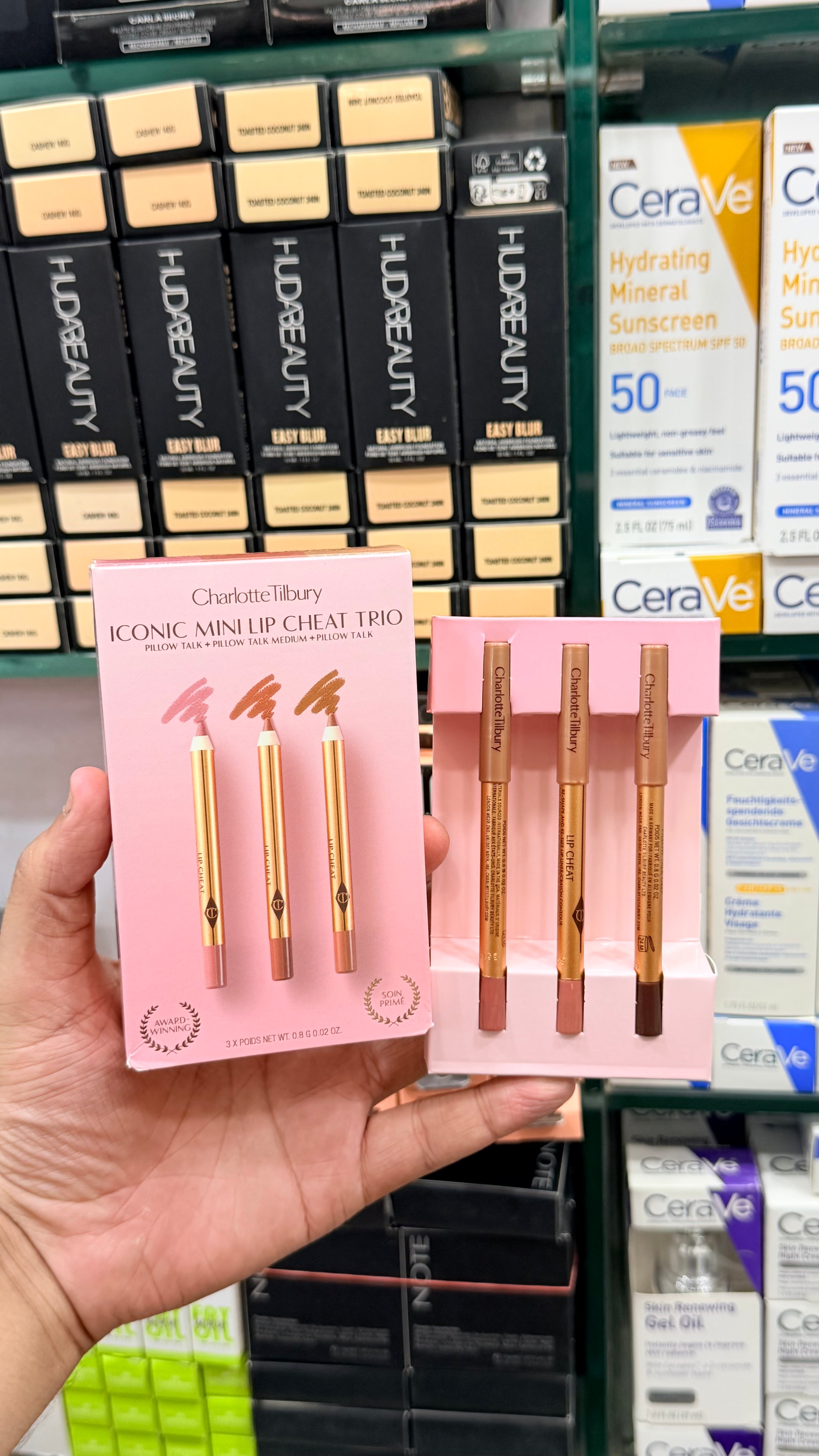 CHARLOTTE'S ICONIC LIP CHEAT TRIO
LIP CHEAT TRIO GIFT