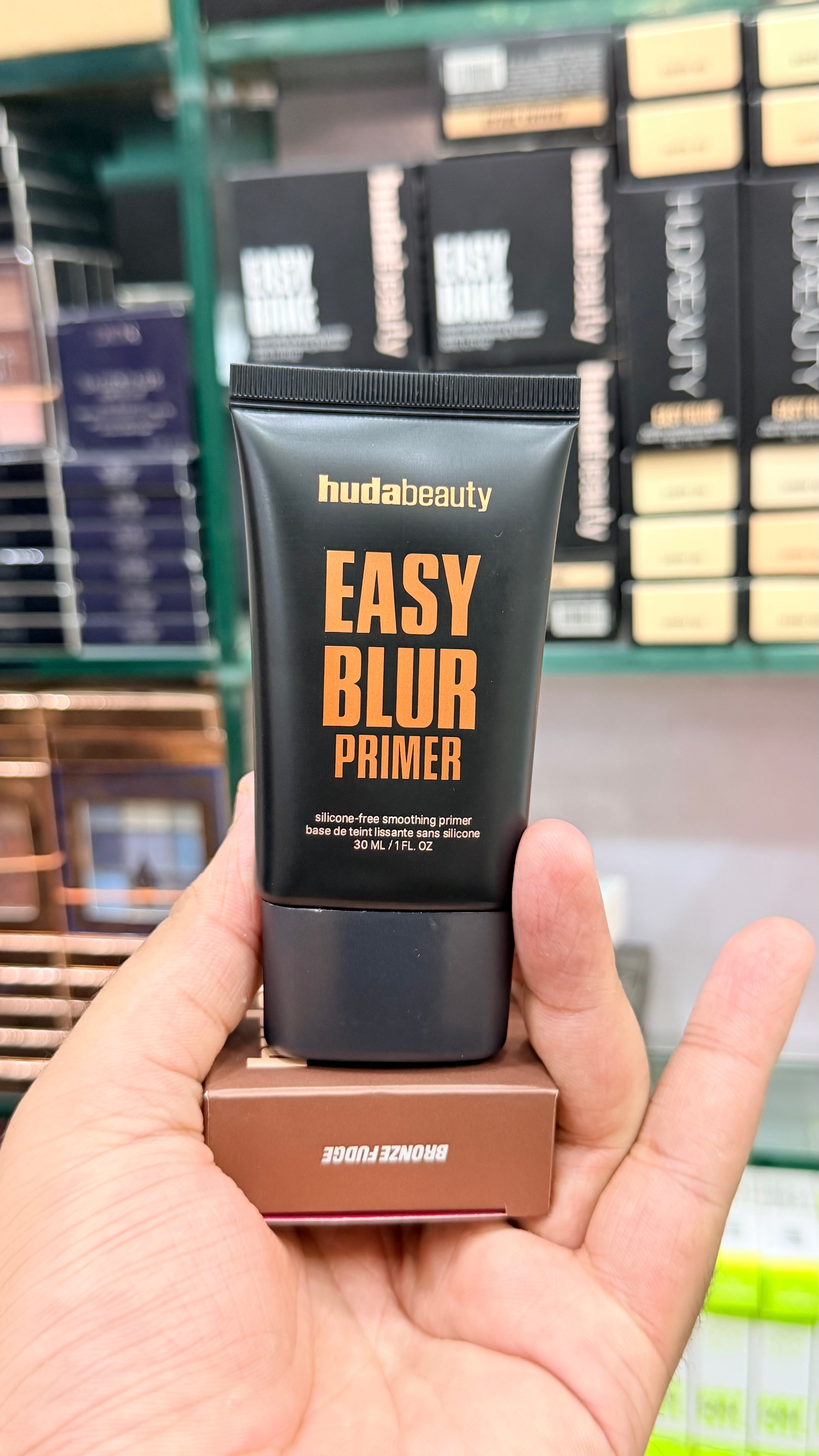 huda Beauty Easy Blur Primer ( Bronze Fudge )