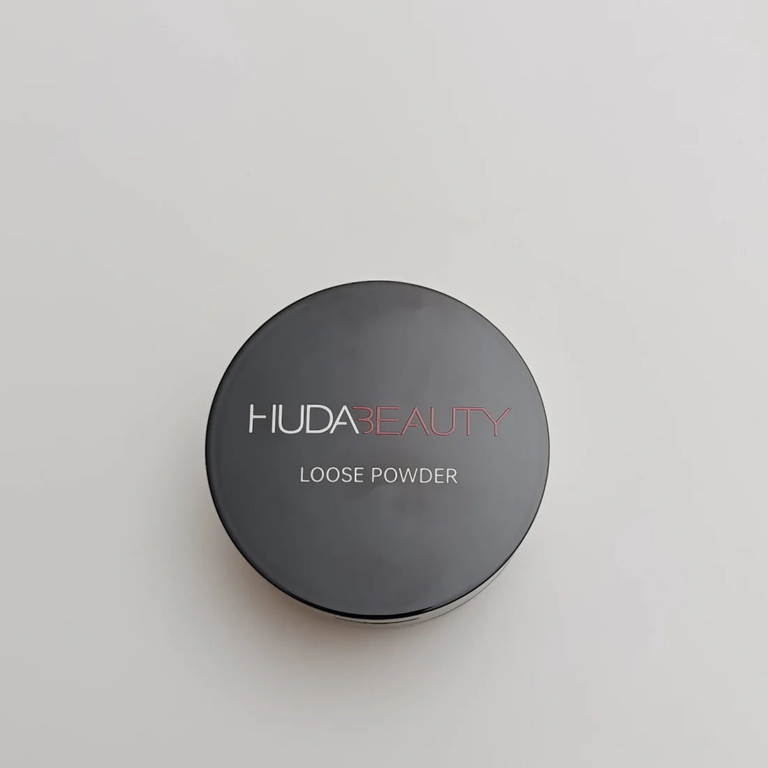 Huda Beauty Loose Powder – Luxury Ultrafine Setting Powder