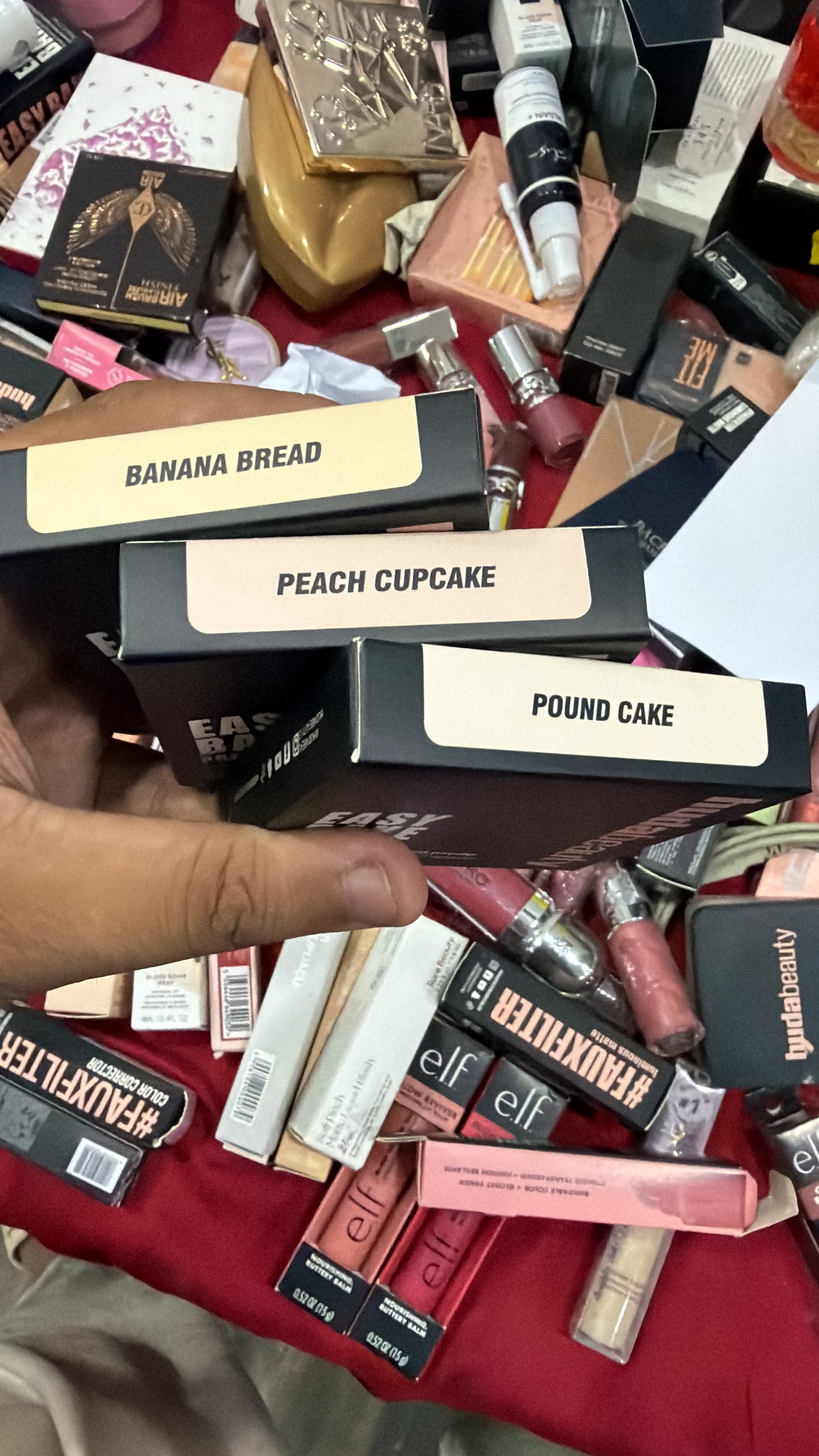 huda beauty EASY BAKE PRESSED POWDER