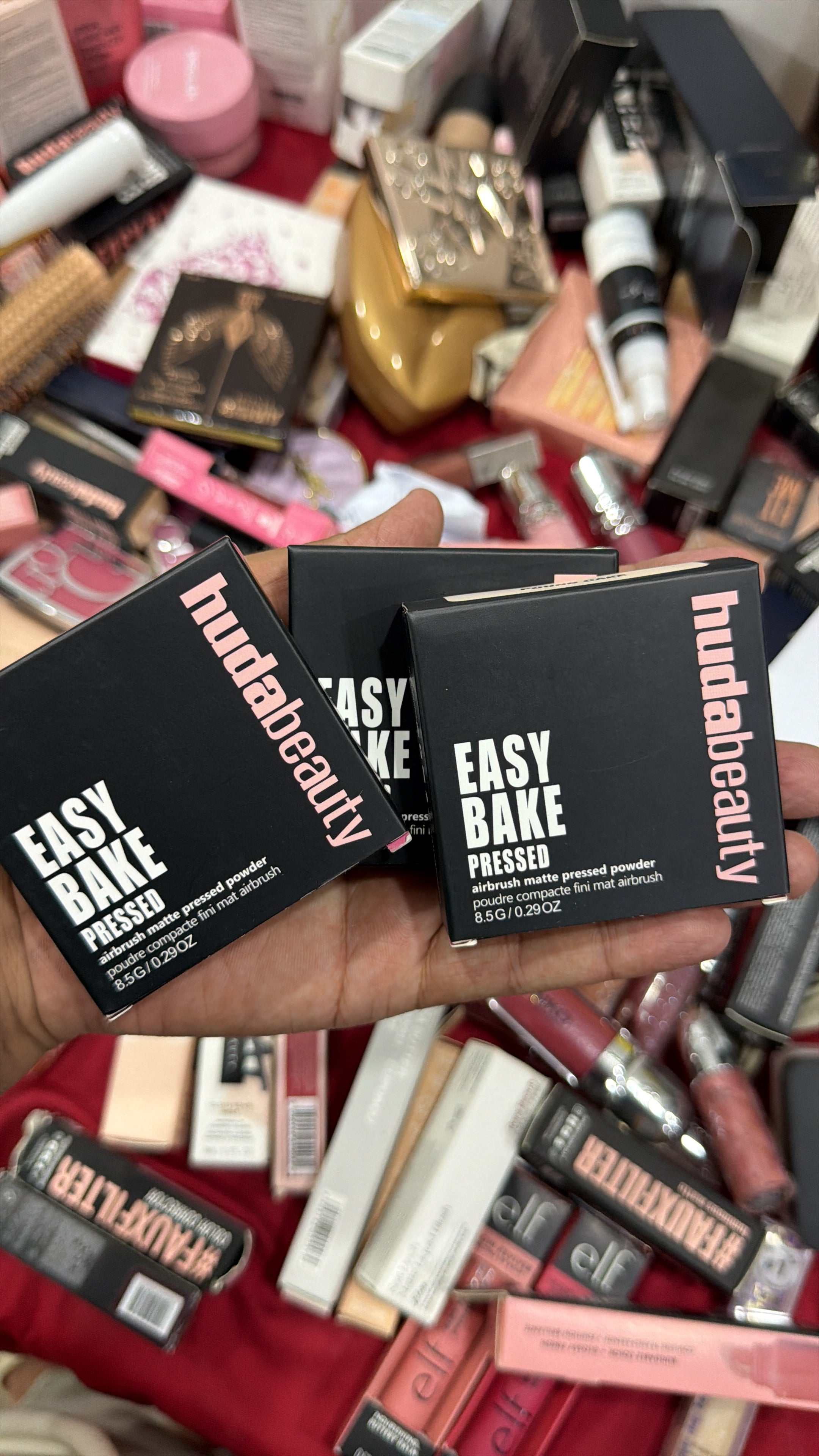 huda beauty EASY BAKE PRESSED POWDER