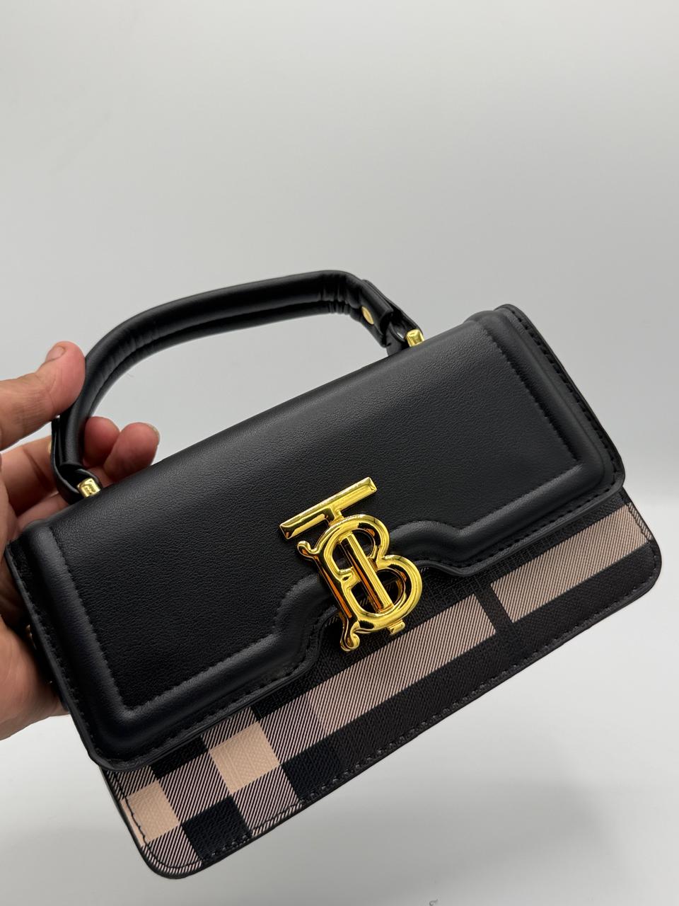 Burbery- Hand and shoulder bag